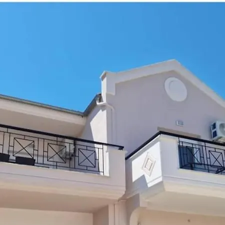 Xanthiotis Apartment *
